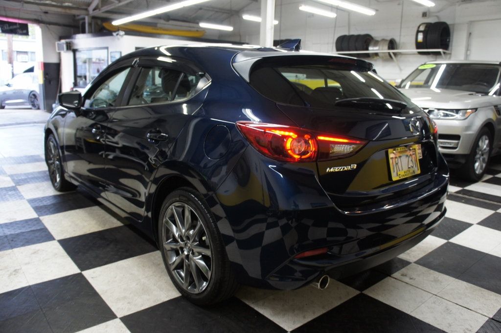 2018 Mazda Mazda3 Grand Touring Hatchback photo 34