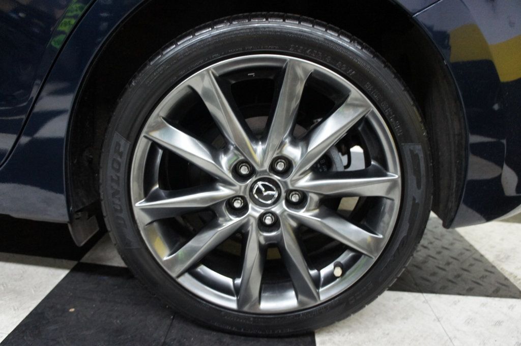 2018 Mazda Mazda3 Grand Touring Hatchback photo 5