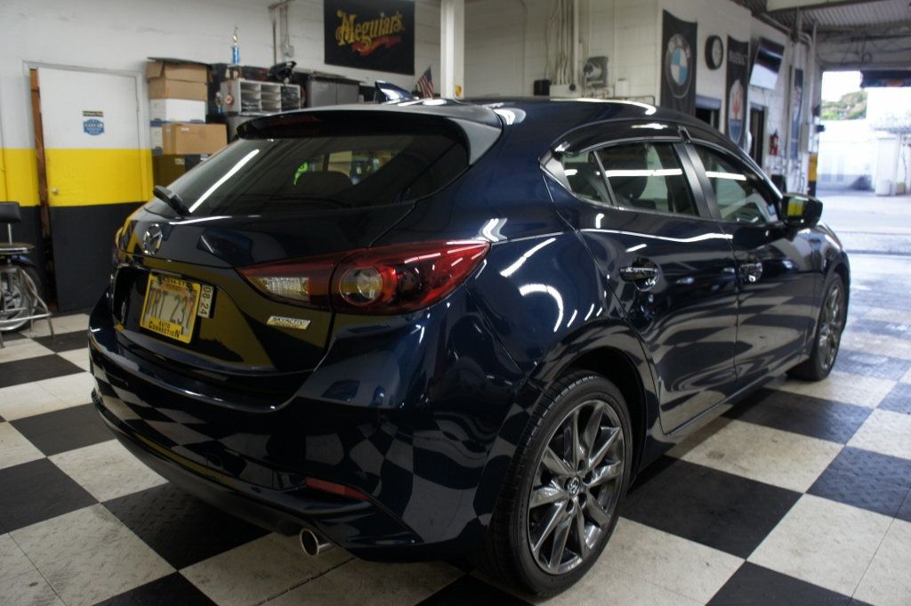2018 Mazda Mazda3 Grand Touring Hatchback photo 9