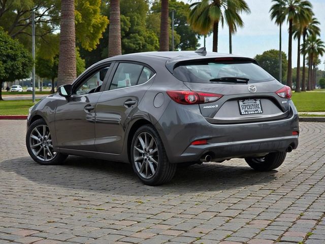 2018 Mazda Mazda3 5-Door Grand Touring Automatic - 22981155 - 1