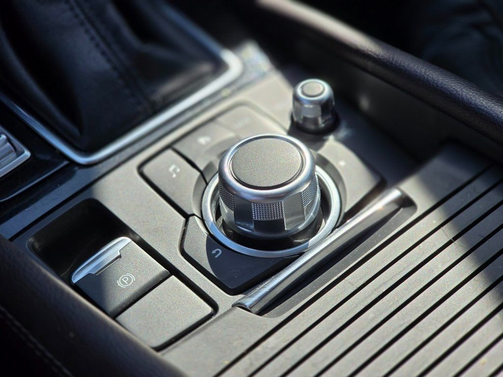 2018 Mazda Mazda3 5-Door Grand Touring Automatic - 22981155 - 35