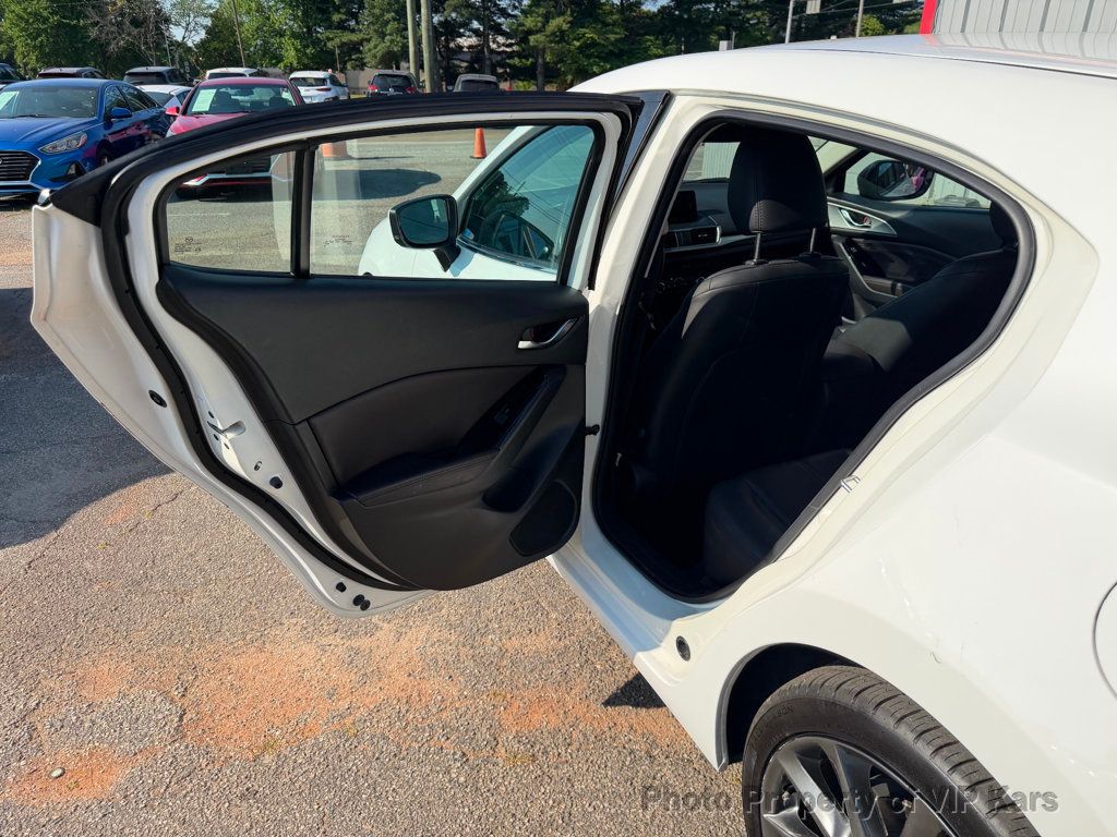 2018 Mazda Mazda3 5-Door Touring Automatic - 23029881 - 9