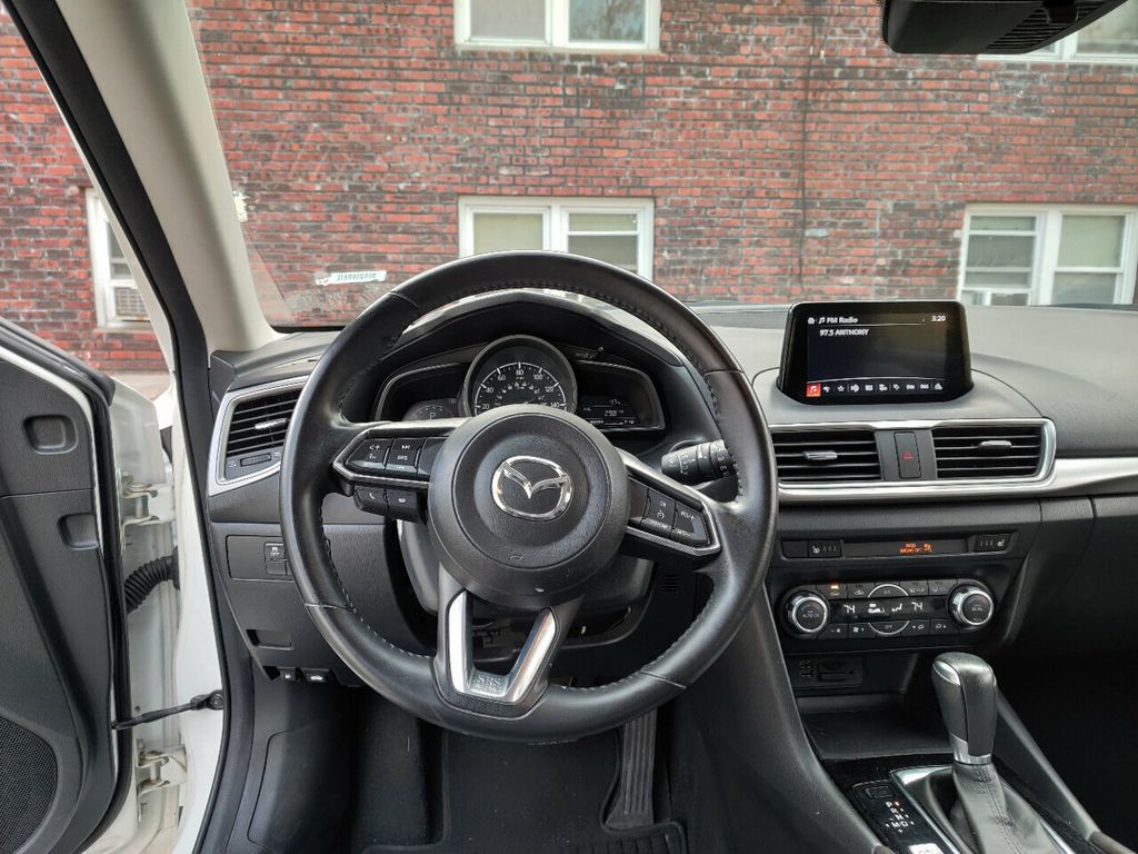 2018 Mazda Mazda3 5-Door Touring Automatic - 19553517 - 16