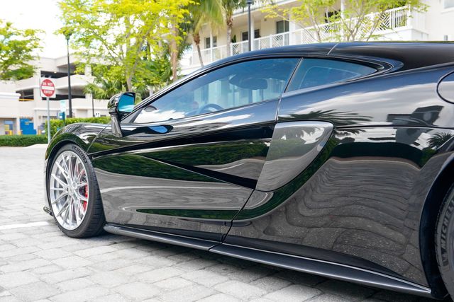 2018 McLaren 570GT Coupe - 23036383 - 18