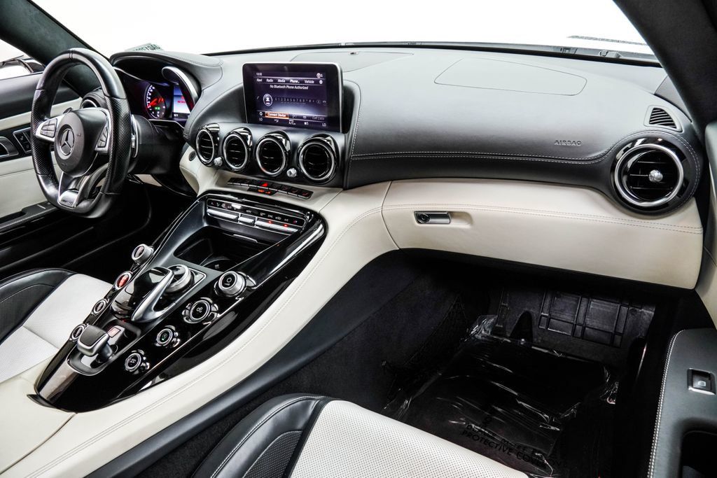 Mercedes-Benz AMG GT photo 19