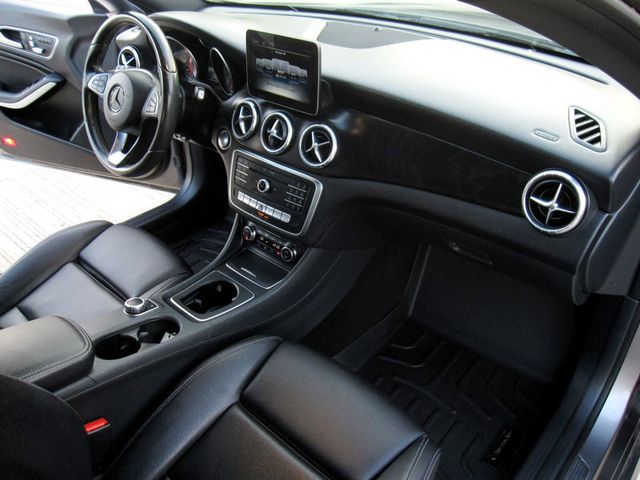 2018 Mercedes-Benz CLA CLA 250 4MATIC Coupe - 23047147 - 22