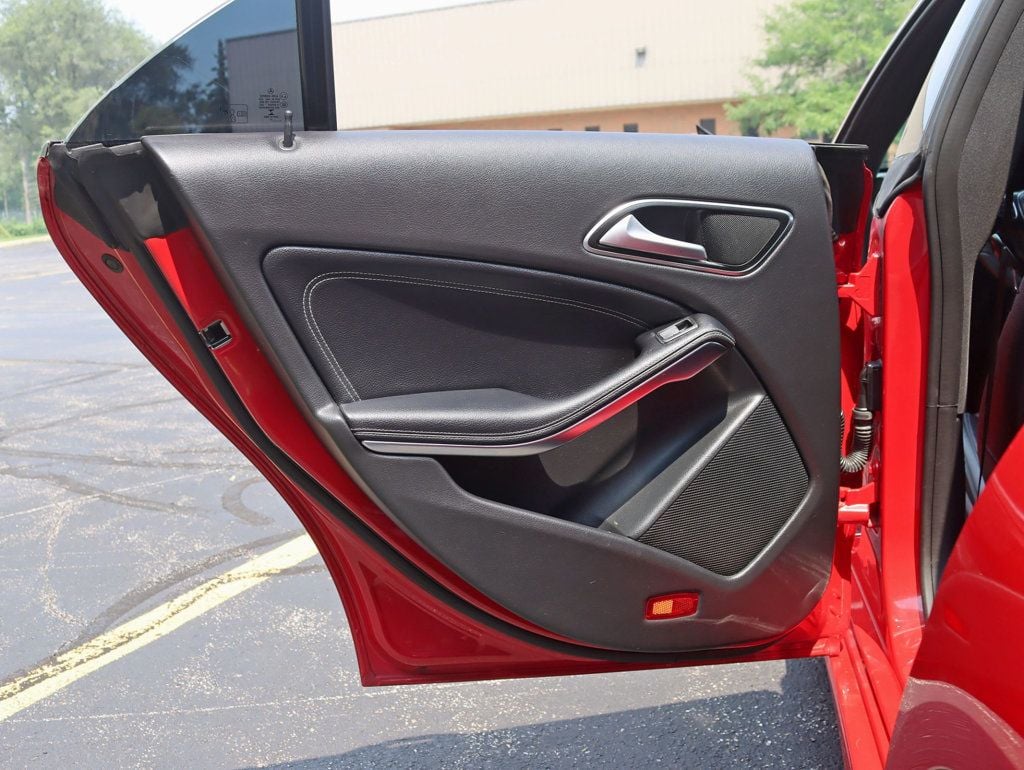 2018 Mercedes Benz CLA 250 4MATIC photo 26