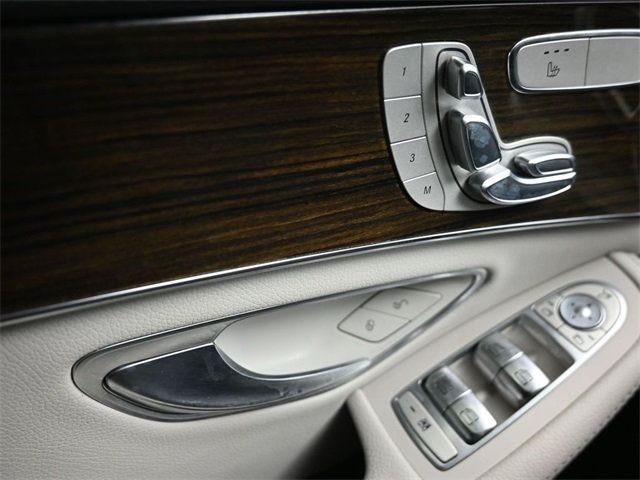 2018 Mercedes-Benz C-Class C 300 4MATIC Sedan - 22960911 - 32