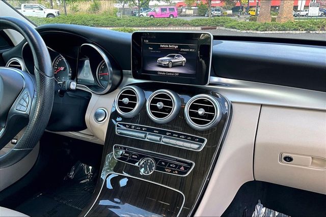 2018 Mercedes-Benz C-Class C 300 4MATIC Sedan - 23015914 - 29