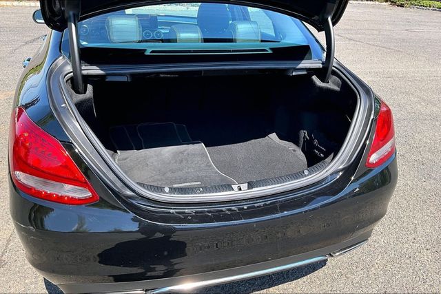 2018 Mercedes-Benz C-Class C 300 4MATIC Sedan - 23021745 - 34