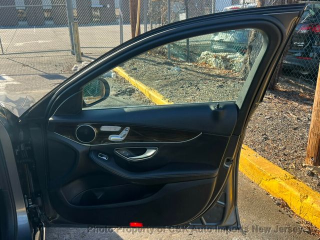 2018 Mercedes-Benz C-Class C 300 4MATIC Sedan - 22962908 - 31