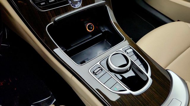 2018 Mercedes-Benz C-Class C 300 4MATIC Sedan w/ Premium Package, Burmester Audio & Pano Ro - 23040118 - 15