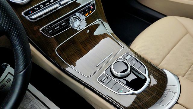 2018 Mercedes-Benz C-Class C 300 4MATIC Sedan w/ Premium Pkg & Panorama Sunroof - 23015764 - 15