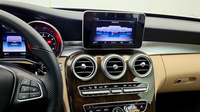 2018 Mercedes-Benz C-Class C 300 4MATIC Sedan w/ Premium Pkg & Panorama Sunroof - 23015764 - 16