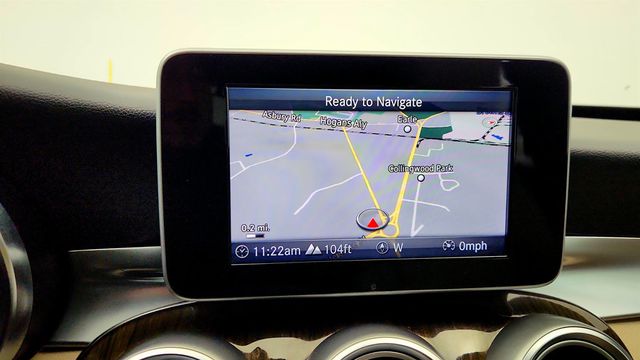 2018 Mercedes-Benz C-Class C 300 4MATIC Sedan w/ Premium Pkg & Panorama Sunroof - 23015764 - 17