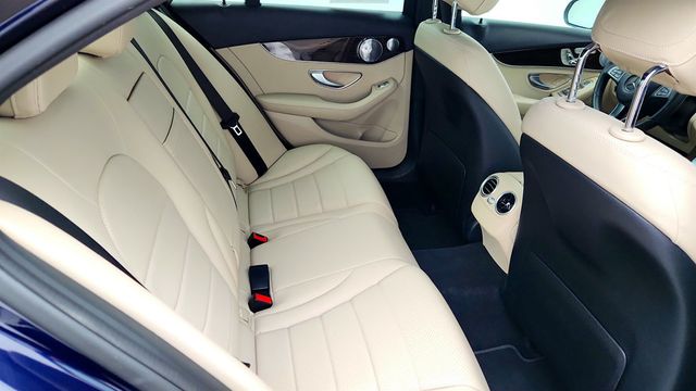 2018 Mercedes-Benz C-Class C 300 4MATIC Sedan w/ Premium Pkg & Panorama Sunroof - 23015764 - 21