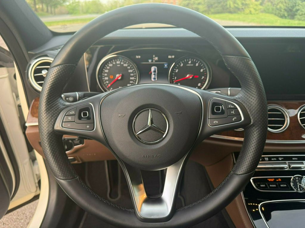 2018 Mercedes-Benz E-Class 4MATIC/Blind Spot Monitor/Burmester Premium Audio/AMG Sport Pkg - 23011952 - 16