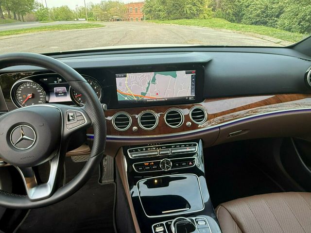 2018 Mercedes-Benz E-Class 4MATIC/Blind Spot Monitor/Burmester Premium Audio/AMG Sport Pkg - 23011952 - 18