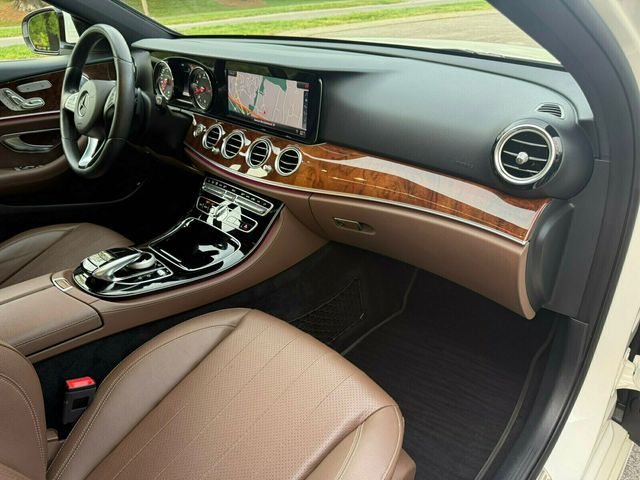 2018 Mercedes-Benz E-Class 4MATIC/Blind Spot Monitor/Burmester Premium Audio/AMG Sport Pkg - 23011952 - 26