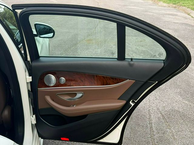 2018 Mercedes-Benz E-Class 4MATIC/Blind Spot Monitor/Burmester Premium Audio/AMG Sport Pkg - 23011952 - 27