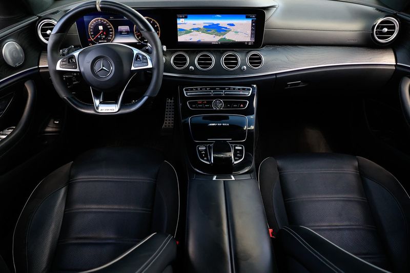 2018 Mercedes Benz E AMG 63 4MATIC Sedan photo 2