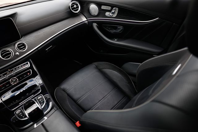 2018 Mercedes-Benz E-Class AMG E 63 S 4MATIC Sedan - 22952816 - 26