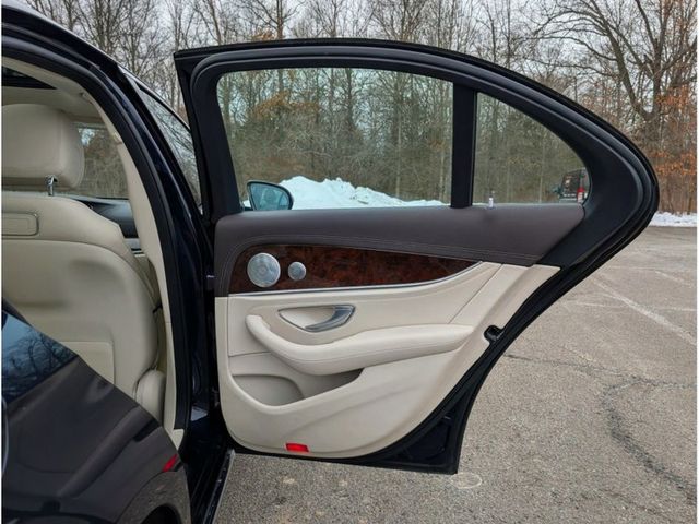 2018 Mercedes-Benz E-Class E300 4MATIC - 22976355 - 11