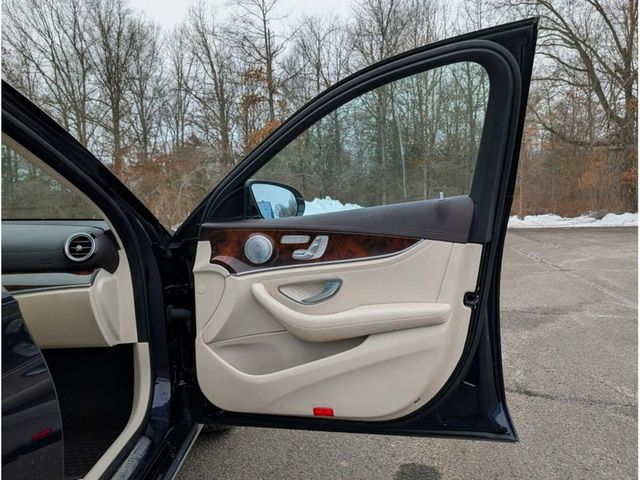 2018 Mercedes-Benz E-Class E300 4MATIC - 22976355 - 12