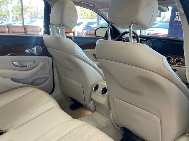 2018 Mercedes-Benz E-Class E 300 4MATIC Sedan - 23099070 - 20