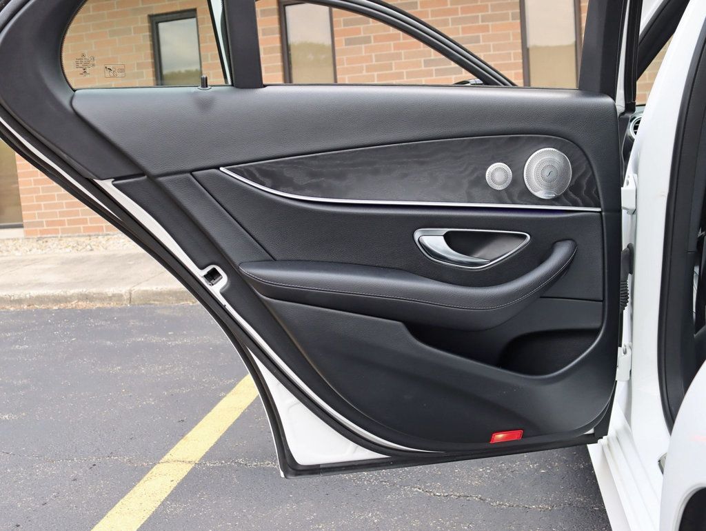 2018 Mercedes-Benz E-Class E 300 4MATIC Sedan - 22855559 - 30