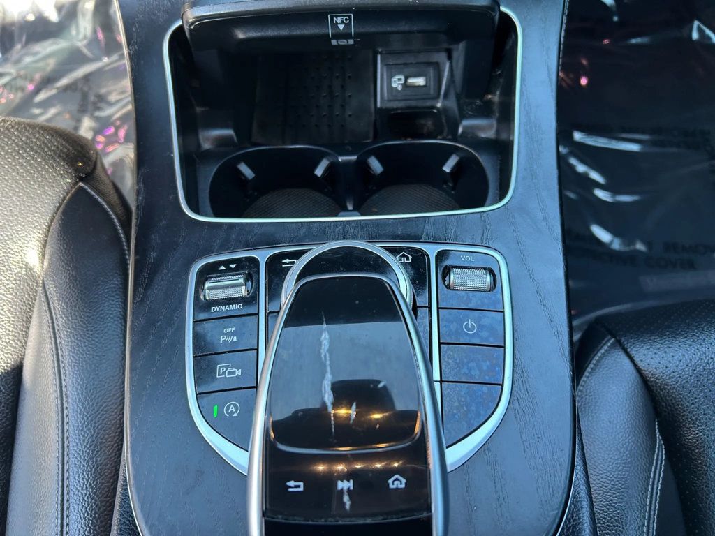 2018 Mercedes-Benz E-Class E 300 4MATIC Sedan 4D - 22978506 - 17