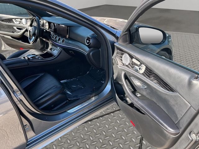 2018 Mercedes-Benz E-Class E 300 4MATIC Sedan 4D - 22978506 - 21