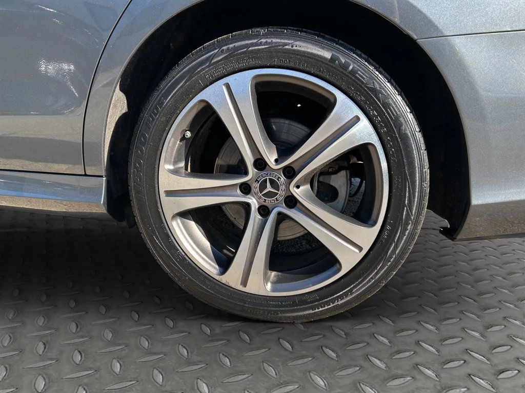 2018 Mercedes-Benz E-Class E 300 4MATIC Sedan 4D - 22978506 - 28