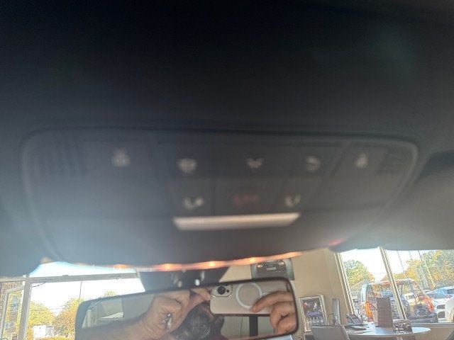 2018 Mercedes-Benz E-Class E 300 RWD Sedan - 22945246 - 19