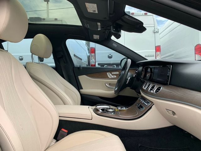 2018 Mercedes-Benz E-Class E 300 RWD Sedan AMG Pkg Pano Roof Heads up display - 23062928 - 27