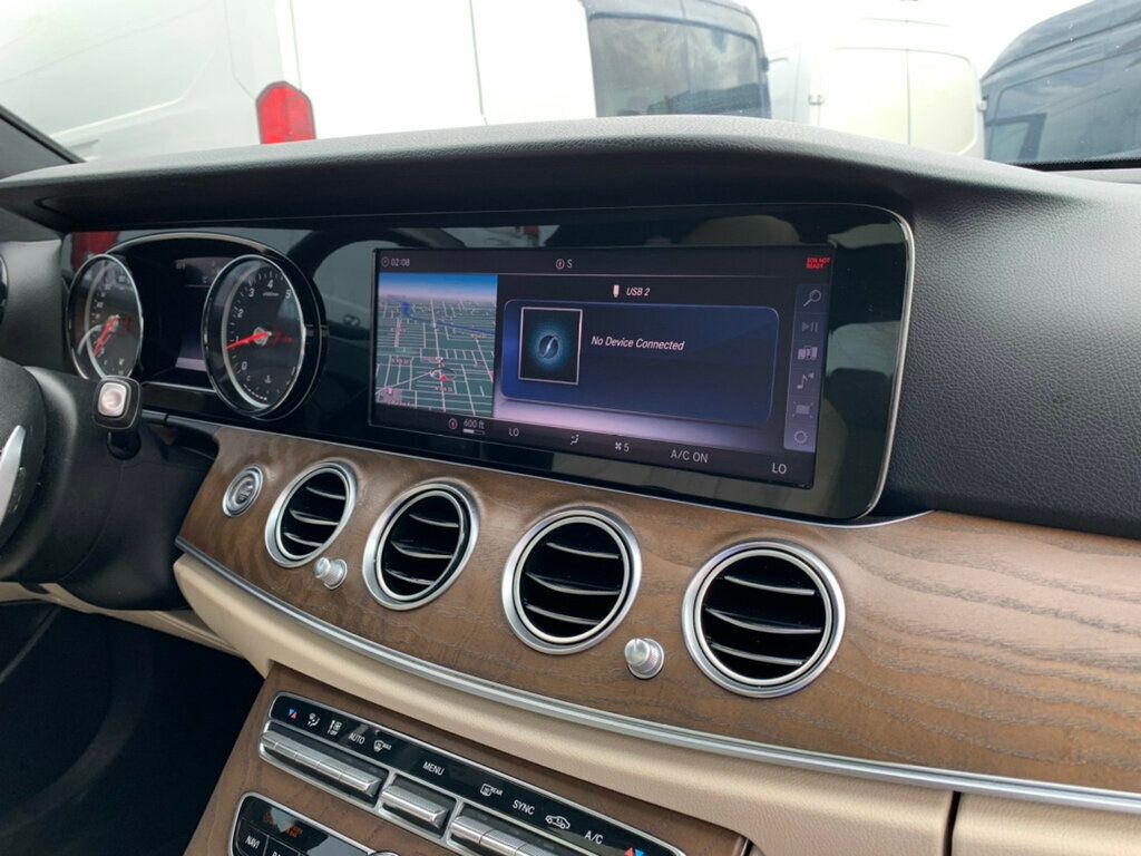 2018 Mercedes-Benz E-Class E 300 RWD Sedan AMG Pkg Pano Roof Heads up display - 23062928 - 29