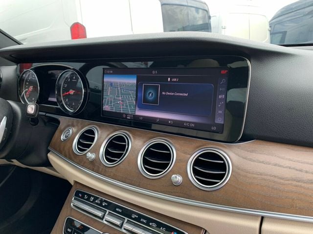 2018 Mercedes-Benz E-Class E 300 RWD Sedan AMG Pkg Pano Roof Heads up display - 23062928 - 29
