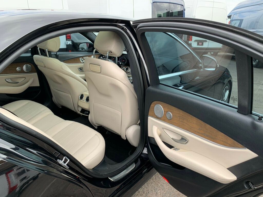 2018 Mercedes-Benz E-Class E 300 RWD Sedan AMG Pkg Pano Roof Heads up display - 23062928 - 31