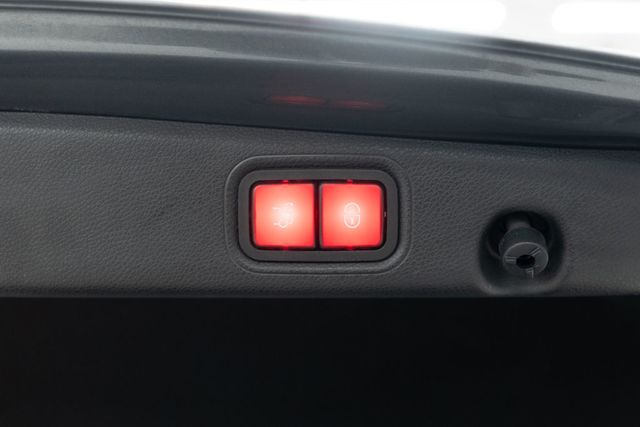 2018 Mercedes-Benz E-Class E 300 Sport 4MATIC Sedan - 23004687 - 37