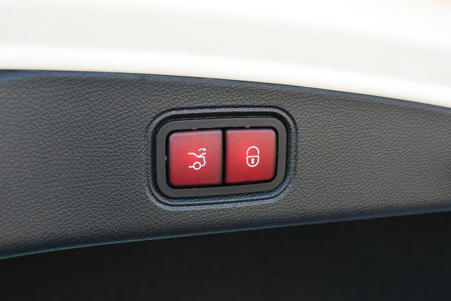 2018 Mercedes-Benz E-Class E 400 4MATIC Coupe W/Premium 2 Package & AMG Body Styling - 22989762 - 17