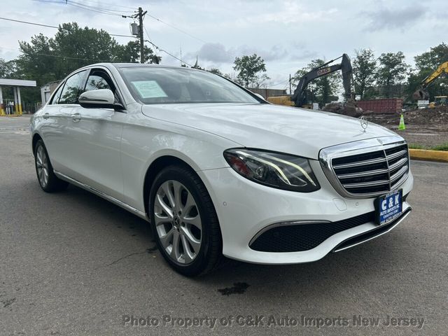 2018 Mercedes-Benz E-Class PANO ROOF!! LUXURY PKG!! HTD SEATS!! HTD STEERING WHEEL!! - 23055634 - 4