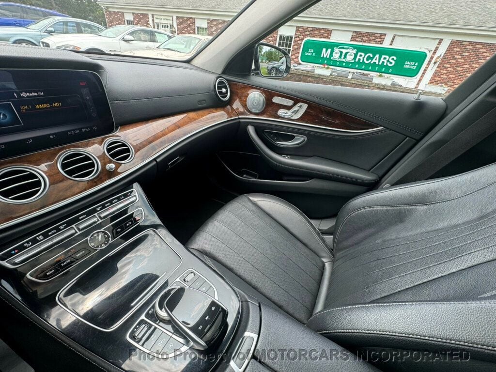 2018 Mercedes Benz E 300 4MATIC Sedan photo 16