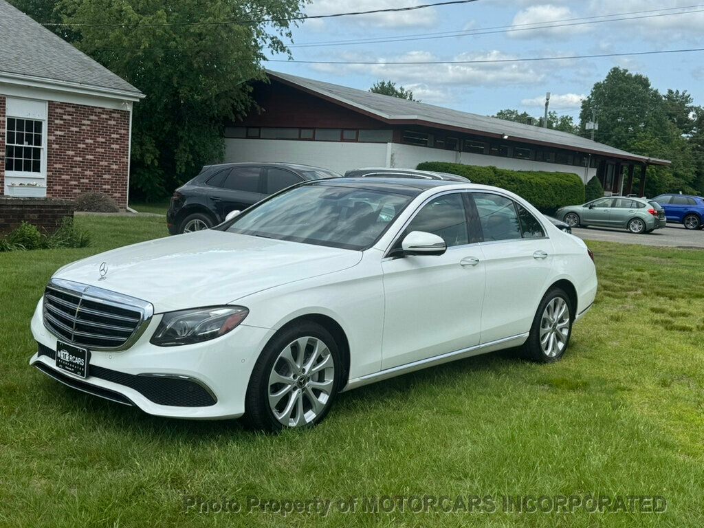2018 Mercedes Benz E 300 4MATIC Sedan photo 3