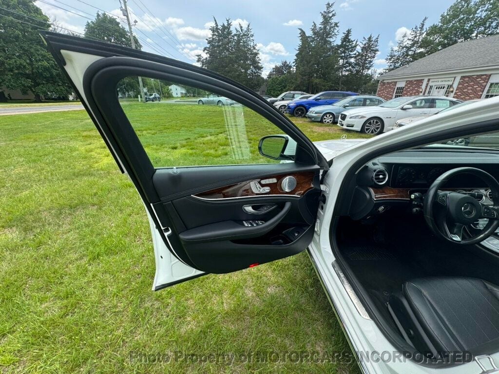 2018 Mercedes Benz E 300 4MATIC Sedan photo 7