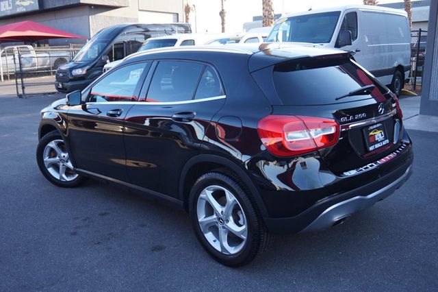 2018 Mercedes-Benz GLA AWD, PREMIUM PKG, ALLOY WHEELS, LEATHER INTERIOR - 23042236 - 3