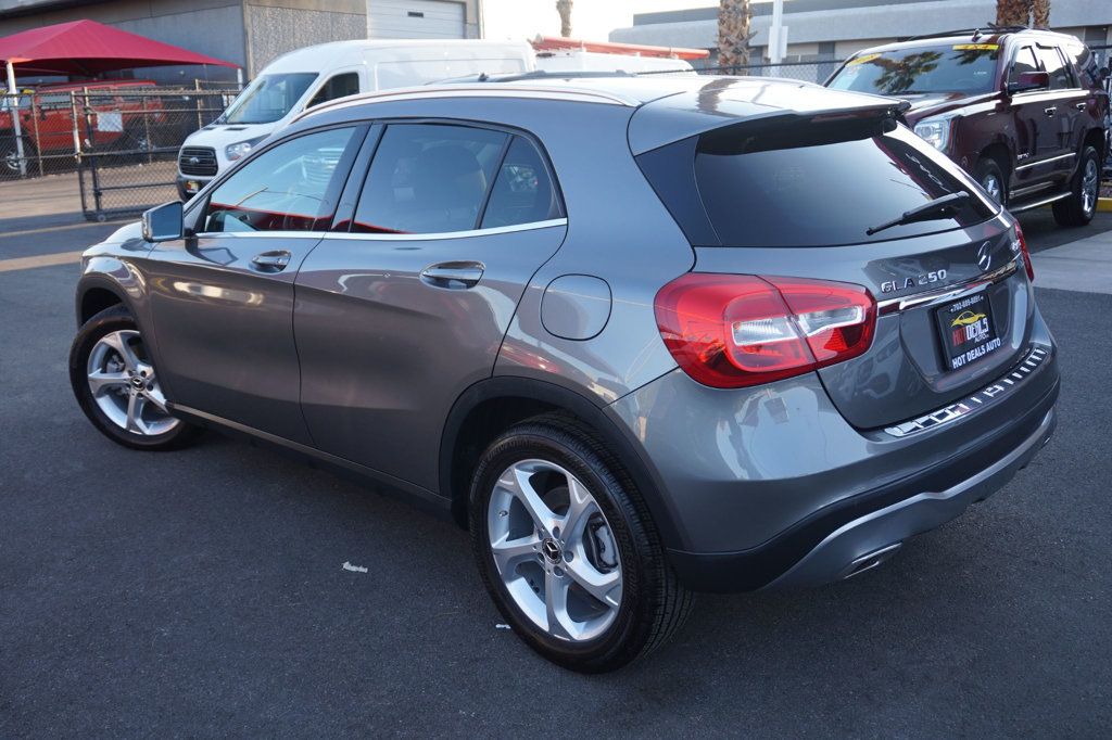 2018 Mercedes Benz GLA 250 4MATIC photo 3