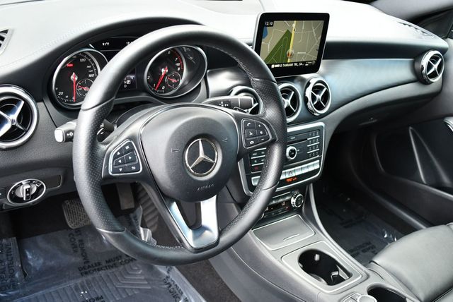 2018 Mercedes-Benz GLA GLA 250 4MATIC SUV W/Multimedia, Premium & AMG Line Exterior Pkg - 23065741 - 38