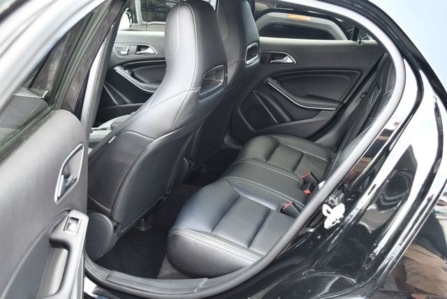 2018 Mercedes-Benz GLA GLA 250 4MATIC SUV W/Multimedia, Premium & AMG Line Exterior Pkg - 23065741 - 43