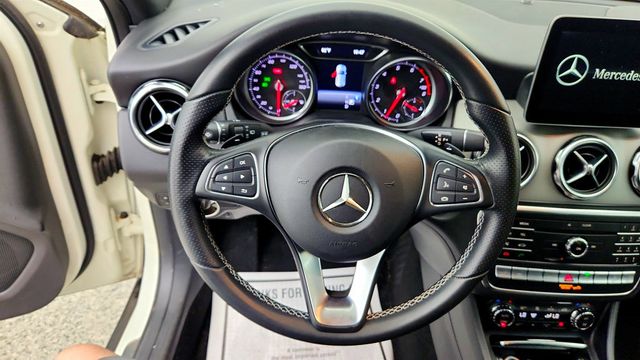 2018 Mercedes-Benz GLA GLA 250 4MATIC w/ Smartphone Integration & Heated Seats - 23039436 - 11