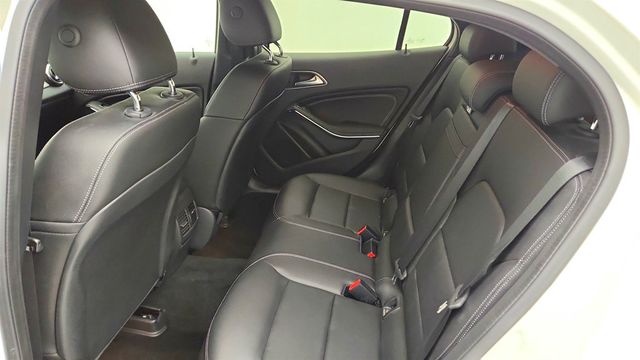 2018 Mercedes-Benz GLA GLA 250 4MATIC w/ Smartphone Integration & Heated Seats - 23039436 - 18